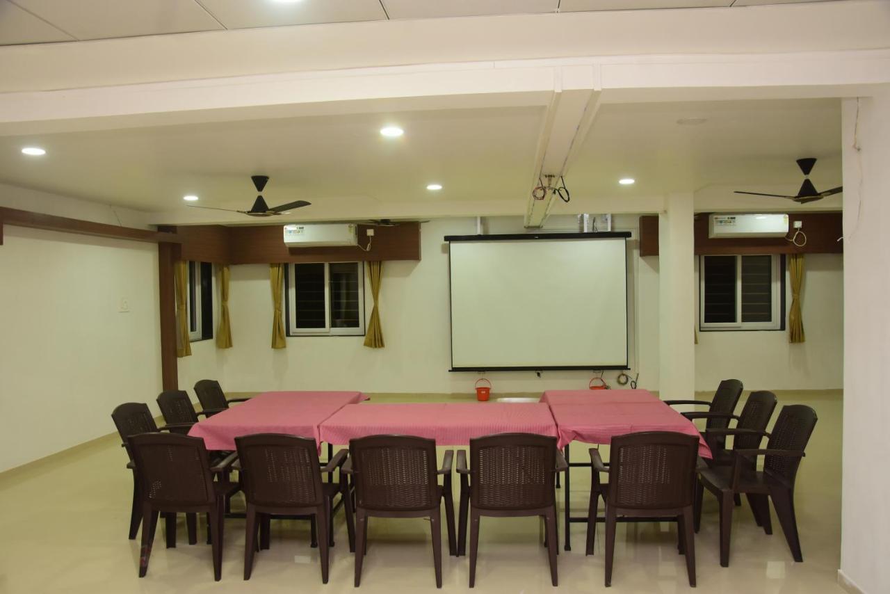 Regal Panhala Residency Hotel Exterior photo